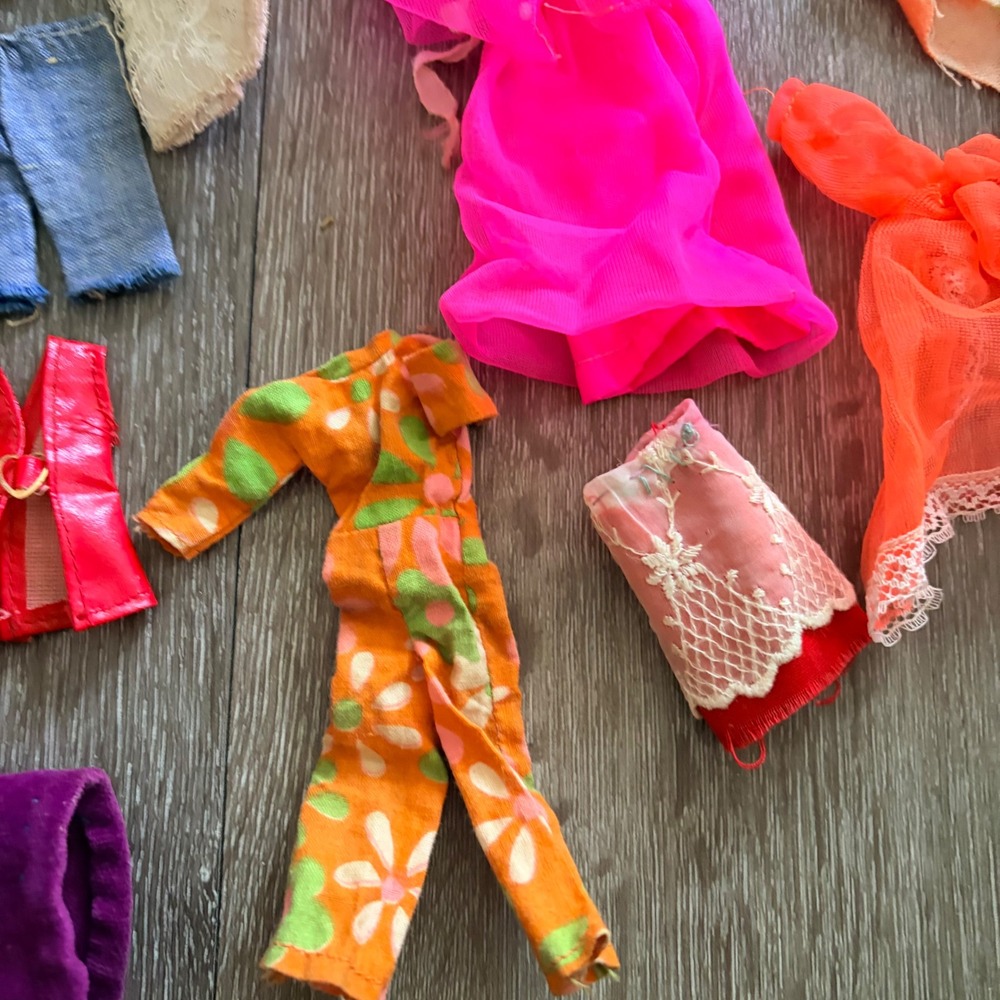 Vintage Barbie Doll Clothes Lot Retro Outfits Dresses Jumpsuits Accessories - Picture 9 of 11